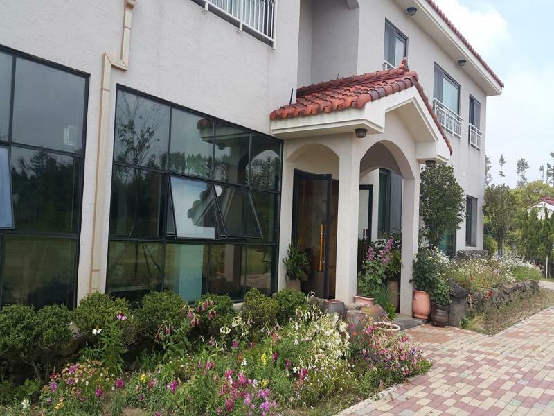 Вилла Baghdad House Чеджудо Экстерьер фото